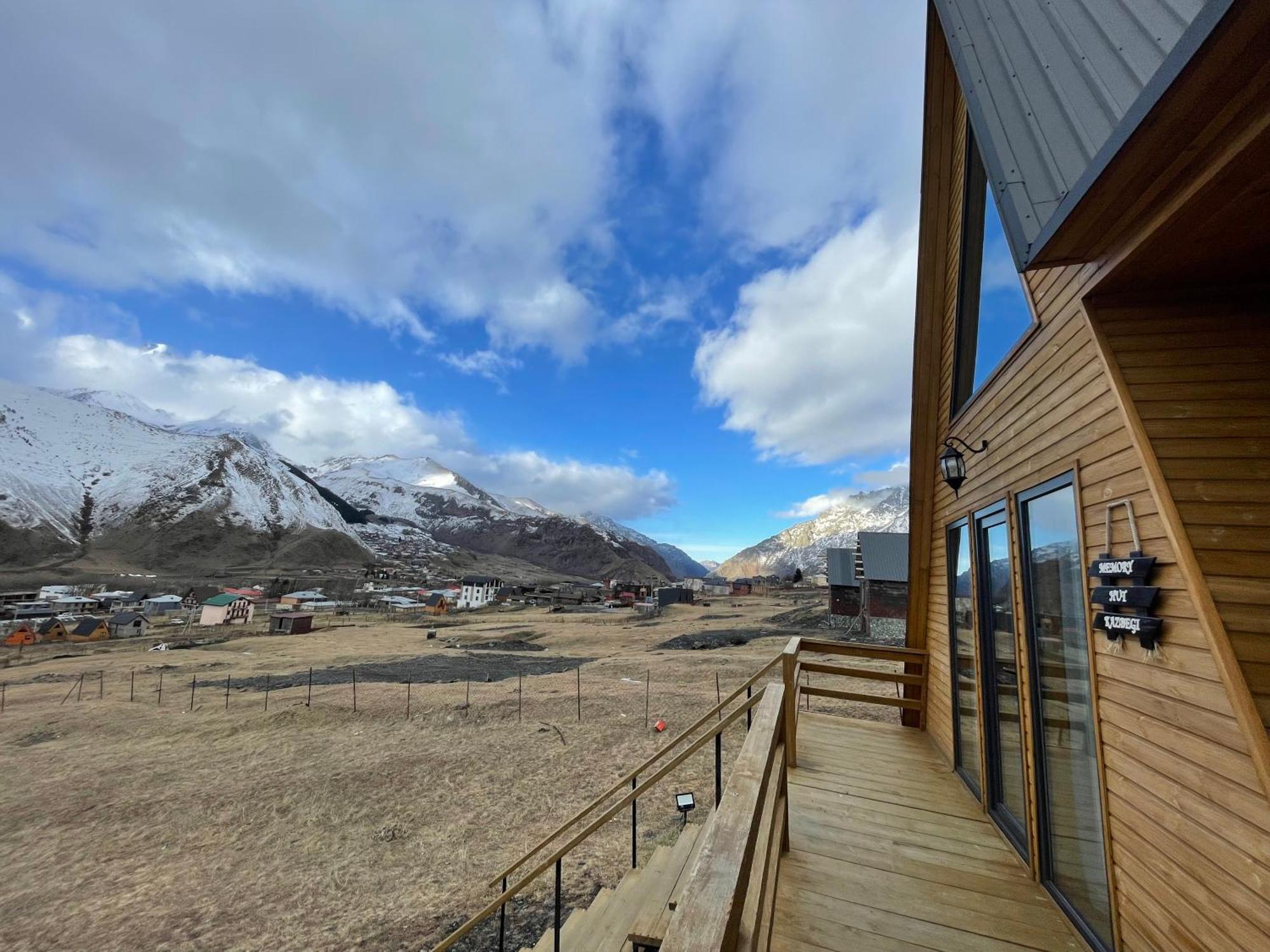 Memory Hut_Kazbegi Apartamento Exterior foto