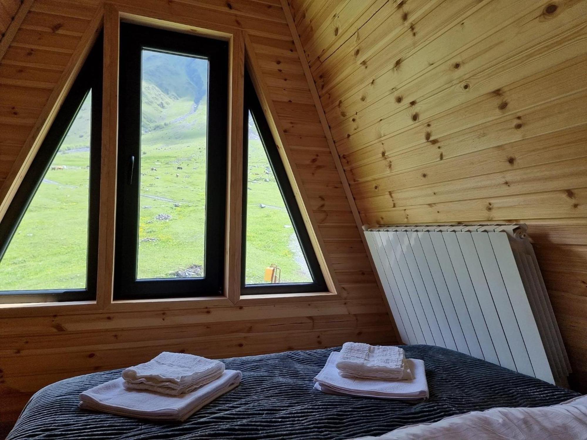 Memory Hut_Kazbegi Apartamento Exterior foto