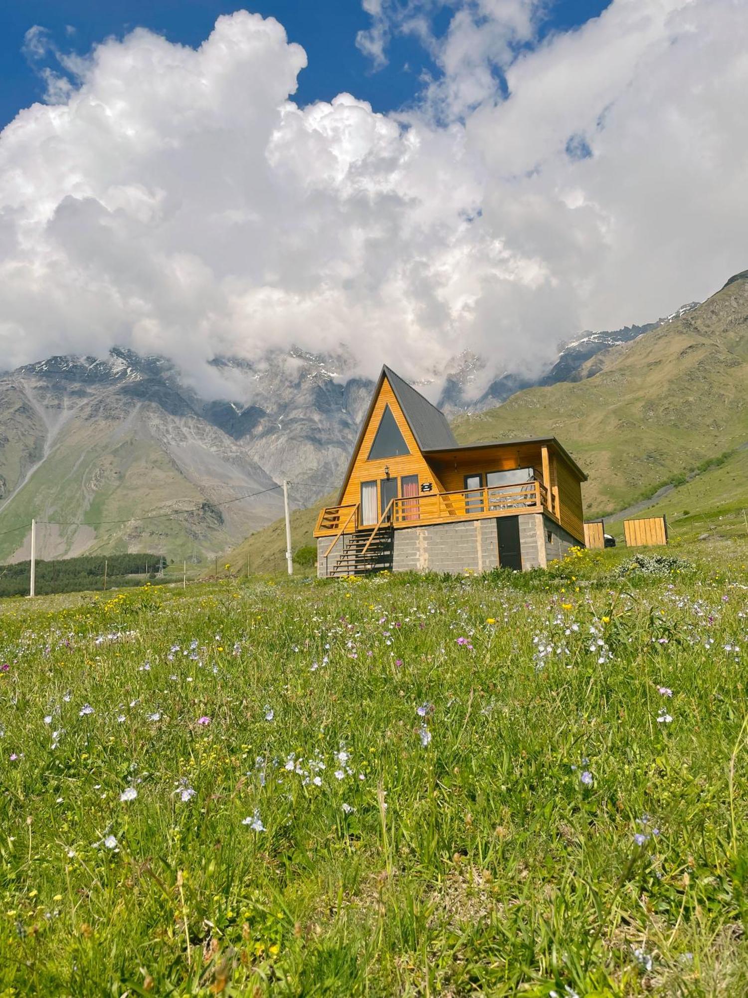 Memory Hut_Kazbegi Apartamento Exterior foto